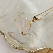 Lade das Bild in den Galerie-Viewer, Kettenanhänger Rosenquarz Gold