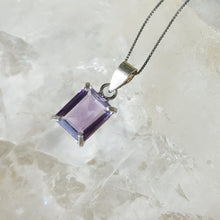 Lade das Bild in den Galerie-Viewer, Kettenanhänger Amethyst facettiert Silber
