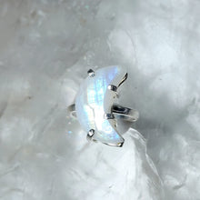 Lade das Bild in den Galerie-Viewer, A-Qualität Ring Regenbogen Mondstein Mond Silber (Ringgr. 47-50)
