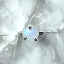Lade das Bild in den Galerie-Viewer, A-Qualität Ring Regenbogen Mondstein Herz Silber (Ringgr. 48-51)