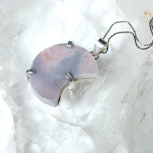 Lade das Bild in den Galerie-Viewer, Kettenanhänger Pink Amethyst Mond Silber