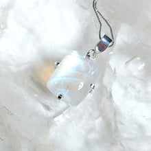 Lade das Bild in den Galerie-Viewer, AAA-Qualität Kettenanhänger Regenbogen Mondstein Silber