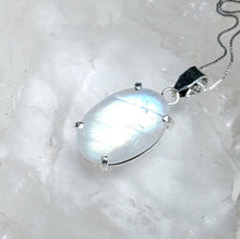 Lade das Bild in den Galerie-Viewer, AAA-Qualität Kettenanhänger Regenbogen Mondstein Silber
