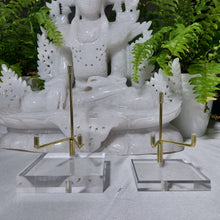 Lade das Bild in den Galerie-Viewer, Kristallstand Variation gold