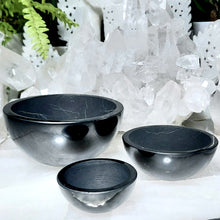 Lade das Bild in den Galerie-Viewer, Schungit Schalen