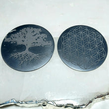 Lade das Bild in den Galerie-Viewer, Schungitscheibe (Handysticker)