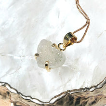 Lade das Bild in den Galerie-Viewer, Kettenanhänger Druzy Herz Gold