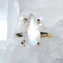 Lade das Bild in den Galerie-Viewer, AAA High Quality Ring Regenbogen Mondstein Tropfen Gold (Ringgr. 50-55)