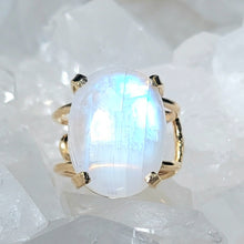 Lade das Bild in den Galerie-Viewer, AAA High Quality Ring Regenbogen Mondstein Gold (Ringgr. 51-54)