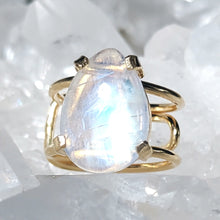 Lade das Bild in den Galerie-Viewer, AAA High Quality Ring Regenbogen Mondstein Gold (Ringgr. 50-53)