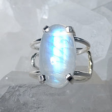 Lade das Bild in den Galerie-Viewer, AAA High Quality Ring Regenbogen Mondstein Silber (Ringgr. 49-51)