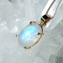 Lade das Bild in den Galerie-Viewer, AAA High Quality Kettenanhänger Regenbogen Mondstein Gold