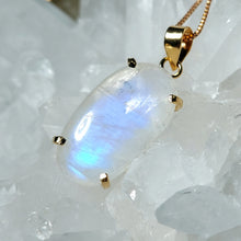 Lade das Bild in den Galerie-Viewer, High Quality Kettenanhänger Regenbogen Mondstein Gold