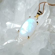Lade das Bild in den Galerie-Viewer, Kettenanhänger Regenbogen Mondstein Gold