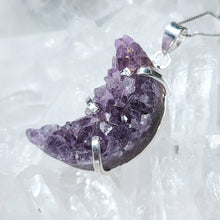 Lade das Bild in den Galerie-Viewer, B Ware Kettenanhänger Amethyst Mond Silber