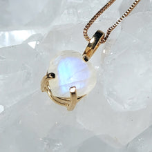 Lade das Bild in den Galerie-Viewer, AAA High Quality Kettenanhänger Regenbogen Mondstein Herz facettiert Gold