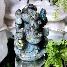 Lade das Bild in den Galerie-Viewer, Labradorit Ganesha - Der Gott des Erfolgs & Glücks