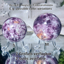 Lade das Bild in den Galerie-Viewer, Glitzernde Lepidolith Kugel Variation