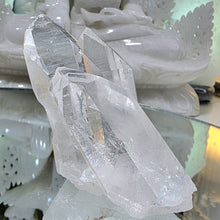 Lade das Bild in den Galerie-Viewer, Bergkristall Stufe