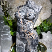 Lade das Bild in den Galerie-Viewer, Woman Body Carving