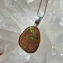 Lade das Bild in den Galerie-Viewer, Kettenanhänger Boulder Opal Silber Gold