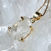 Lade das Bild in den Galerie-Viewer, Kettenanhänger Bergkristall Gold