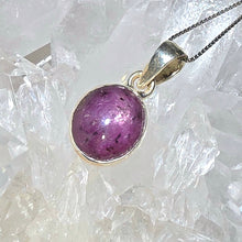 Lade das Bild in den Galerie-Viewer, Kettenanhänger Stern Rubin Silber