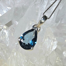 Lade das Bild in den Galerie-Viewer, Kettenanhänger London Blue Topaz Silber