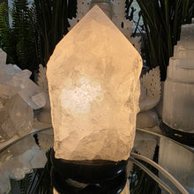 Lade das Bild in den Galerie-Viewer, Kristall-Lampe Bergkristall