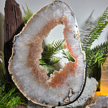 Lade das Bild in den Galerie-Viewer, Einzigartiges XXL Achat Portal mit rotierbarem Stand