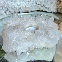 Lade das Bild in den Galerie-Viewer, Bergkristall Teelichthalter