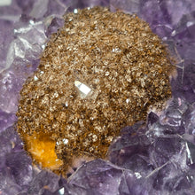 Lade das Bild in den Galerie-Viewer, XXL Amethyst Tisch mit Zuckerkristallen