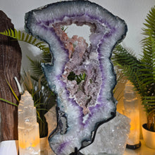 Lade das Bild in den Galerie-Viewer, Einzigartiges Naturkunstwerk XXL Amethyst & Pink Amethyst Portal auf Stand
