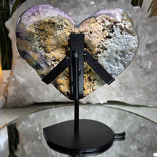 Lade das Bild in den Galerie-Viewer, Großes Amethyst Achat Herz auf Stand