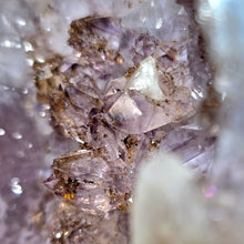 Lade das Bild in den Galerie-Viewer, XL Gold & Lila Rarität Flower Amethyst Kathedralen Paar mit Calcit