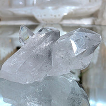 Lade das Bild in den Galerie-Viewer, Bergkristall Stufe