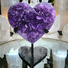 Lade das Bild in den Galerie-Viewer, Amethyst Achat Herz auf Stand