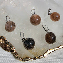 Lade das Bild in den Galerie-Viewer, Kettenanhänger Mondstein Silber Variation