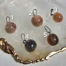Lade das Bild in den Galerie-Viewer, Kettenanhänger Mondstein Silber Variation