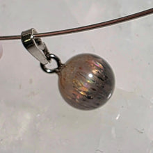 Lade das Bild in den Galerie-Viewer, Kettenanhänger Mondstein Silber Variation