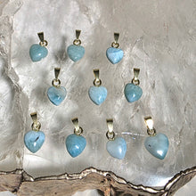 Lade das Bild in den Galerie-Viewer, Kettenanhänger Larimar Herz Gold Variation