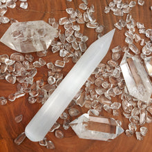 Lade das Bild in den Galerie-Viewer, Selenit Massagestab