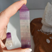 Lade das Bild in den Galerie-Viewer, Pink Fluorit Obelisk Variation