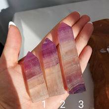 Lade das Bild in den Galerie-Viewer, Pink Fluorit Obelisk Variation