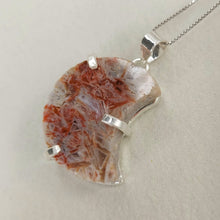 Lade das Bild in den Galerie-Viewer, Kettenanhänger Pink Amethyst Mond