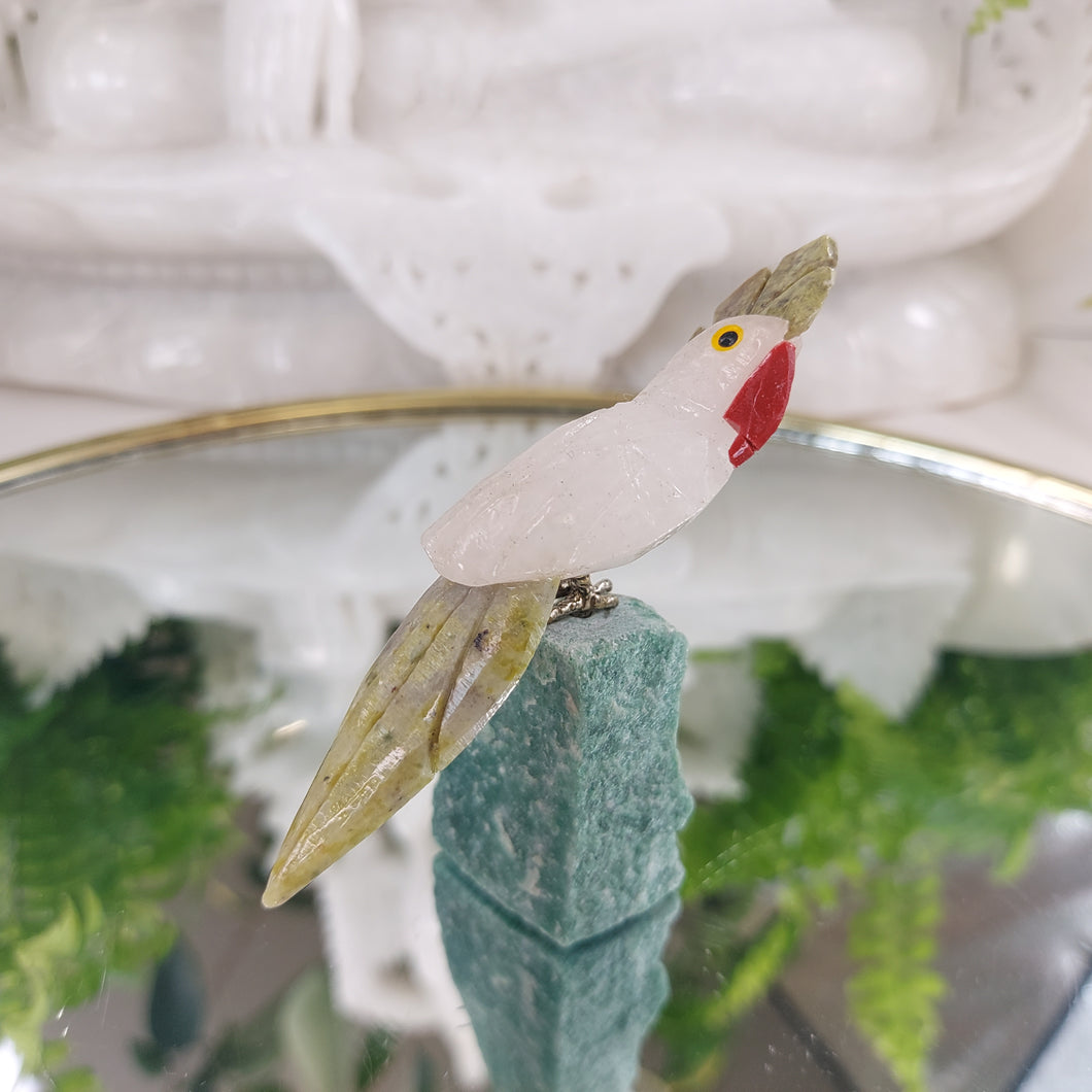 Vogel Carving