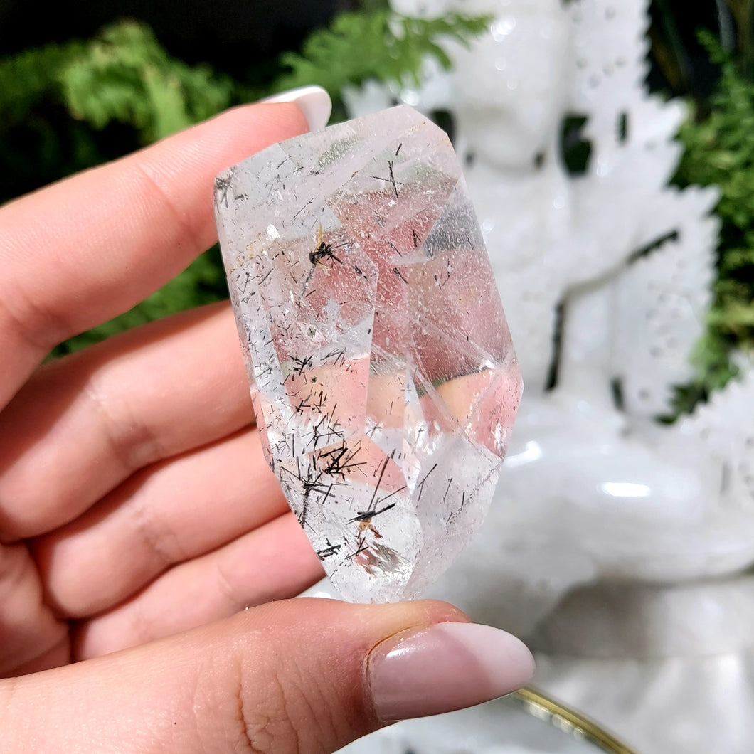Bergkristall mit Turmalin Freeform