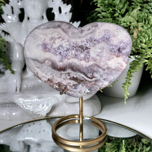 Lade das Bild in den Galerie-Viewer, Pink Amethyst Herz mit Stand
