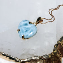 Lade das Bild in den Galerie-Viewer, AAA High Quality Kettenanhänger Larimar Herz Gold
