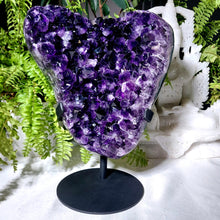 Lade das Bild in den Galerie-Viewer, (AAA) High Quality XL Amethyst auf Stand
